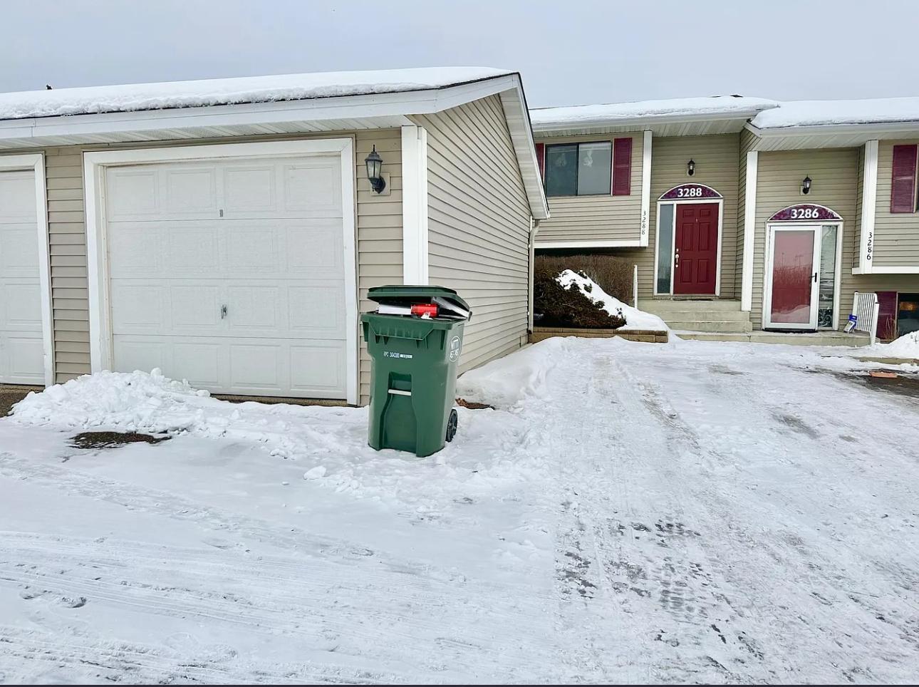 3288  Dodd Lane, Eagan, MN