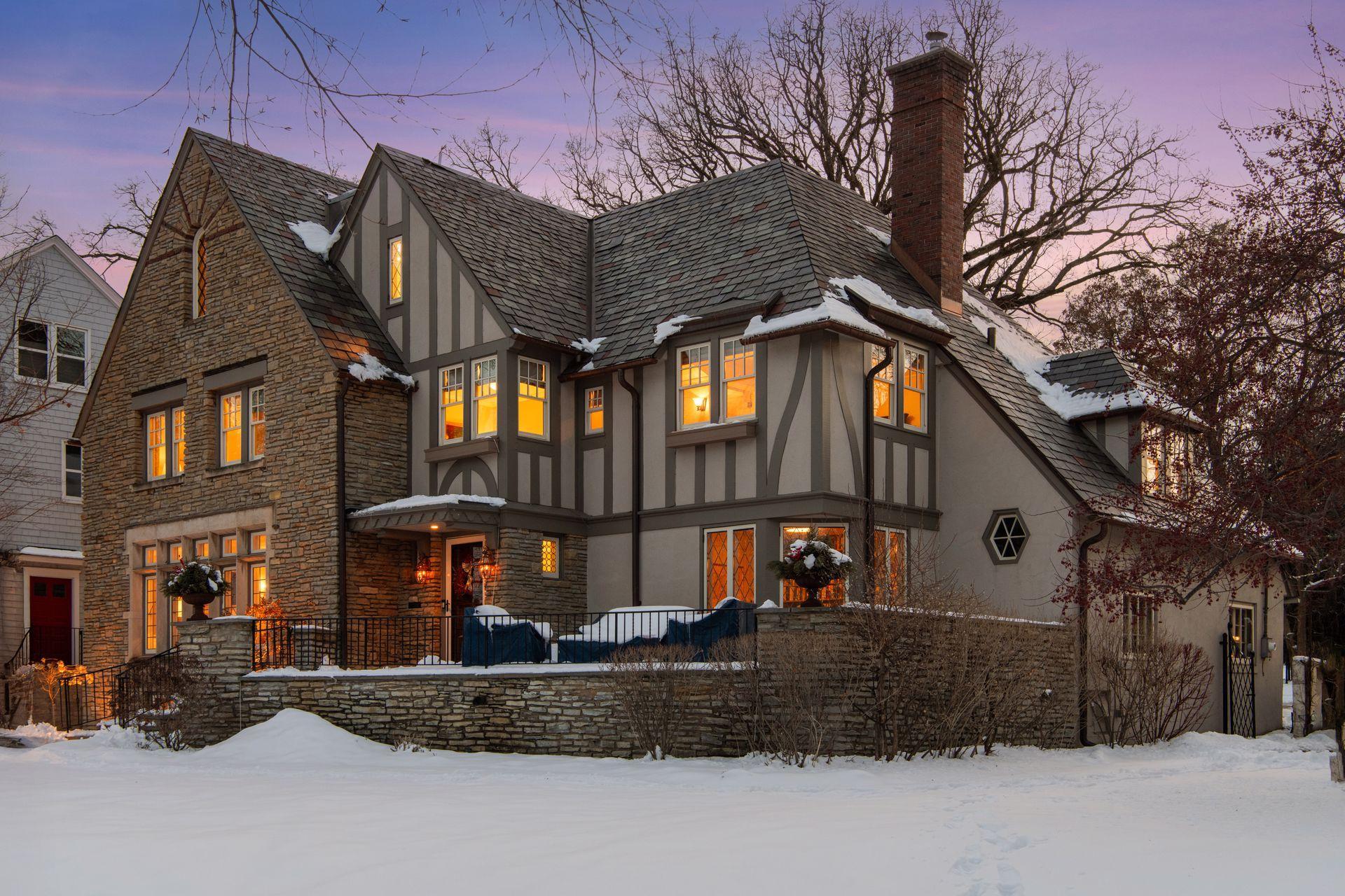 2116 W Lake Of The Isles Parkway, Minneapolis, MN