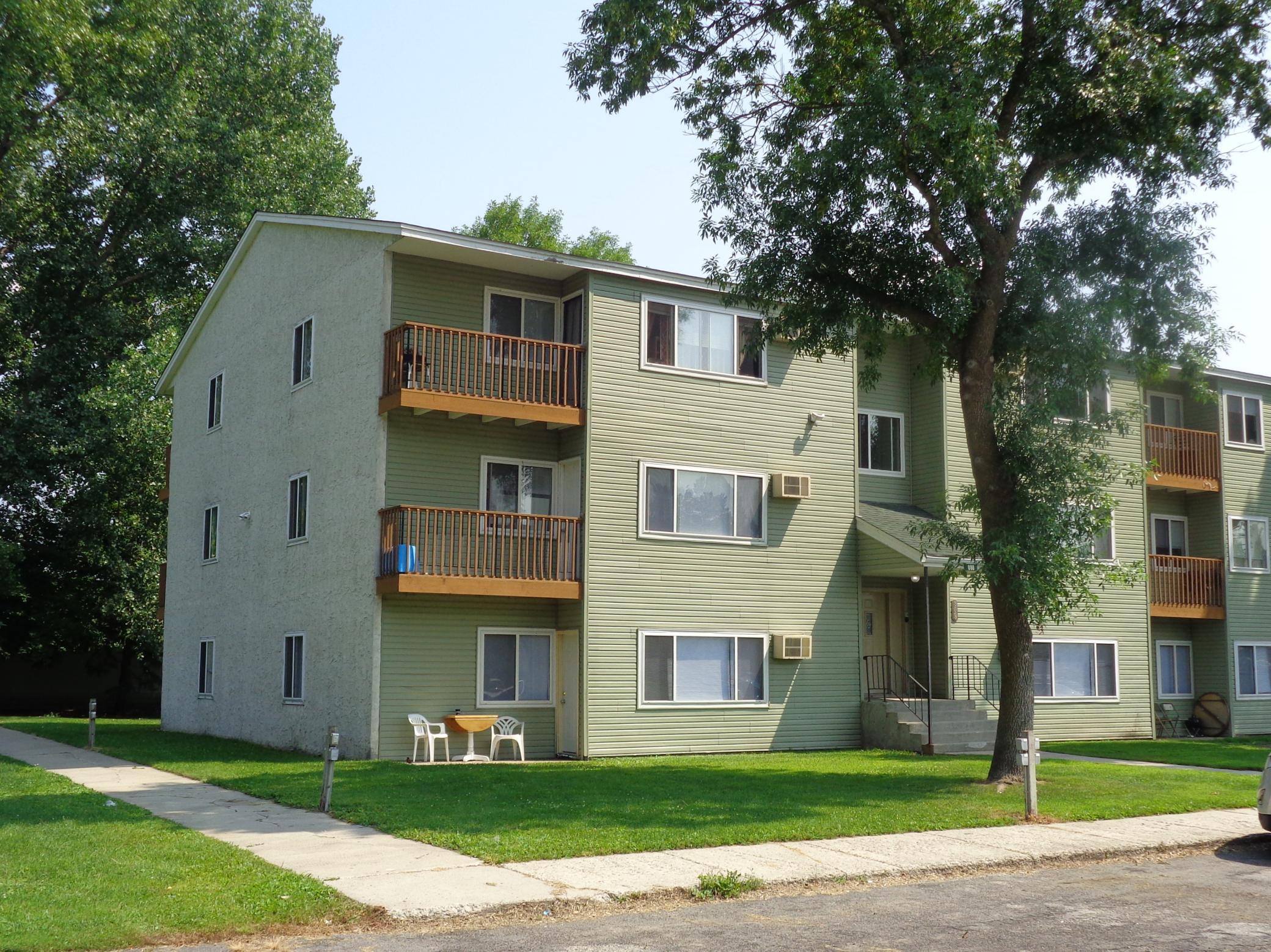 808 E Evergreen Avenue, Olivia, MN